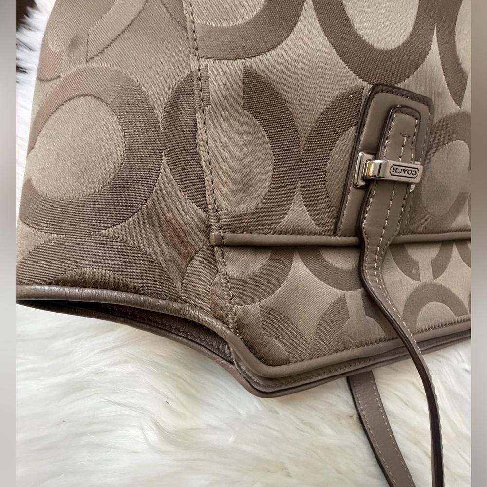 Coach#F25501 Beige Signature Tote - Picture 7 of 14